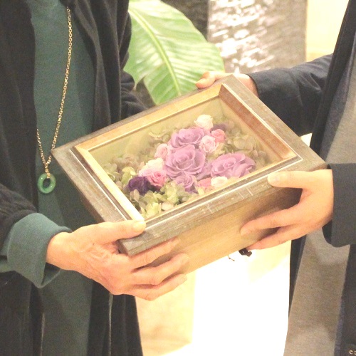 古希（こき）70歳や喜寿（きじゅ）　紫　77歳のお誕生日に贈る紫のプリザーブドフラワーギフト